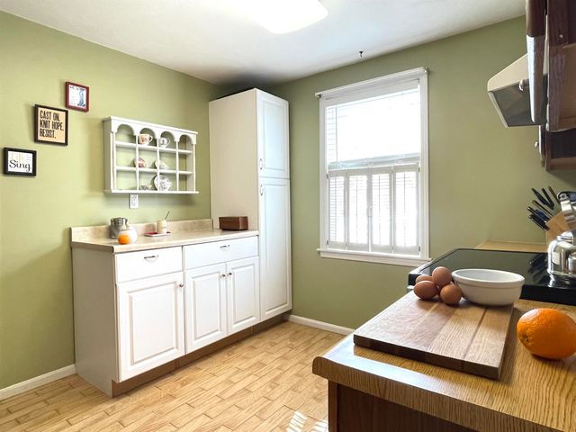 14 Colonial Sq Unit 14, Peterborough, NH 03458