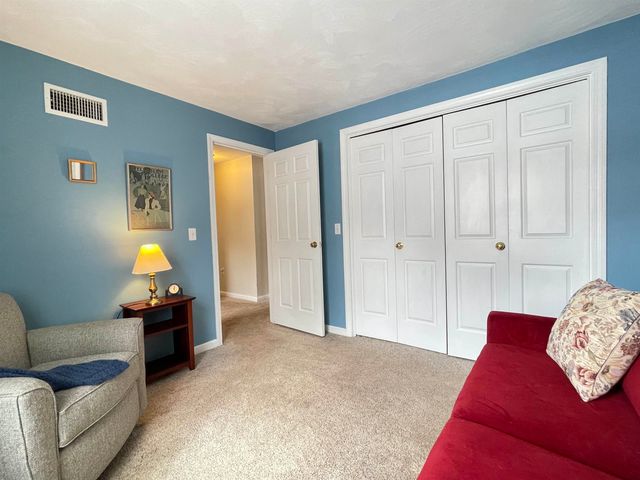 14 Colonial Sq Unit 14, Peterborough, NH 03458