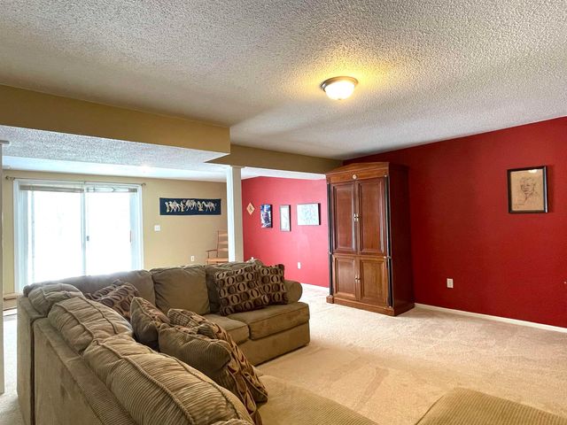 14 Colonial Sq Unit 14, Peterborough, NH 03458