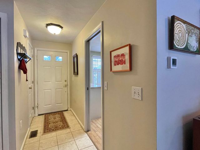 14 Colonial Sq Unit 14, Peterborough, NH 03458