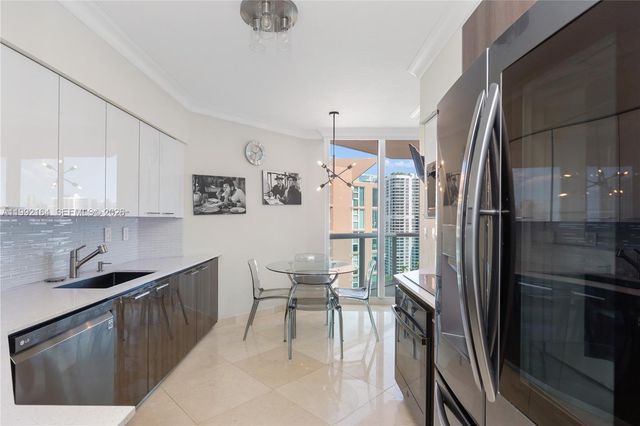 3370 NE 190th St 2007, Aventura, FL 33180