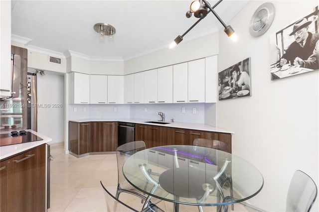 3370 NE 190th St 2007, Aventura, FL 33180