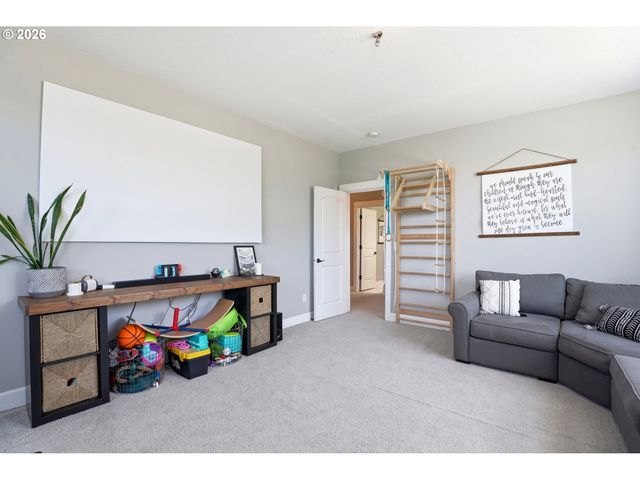2709 Sw 43RD St, Gresham, OR 97080