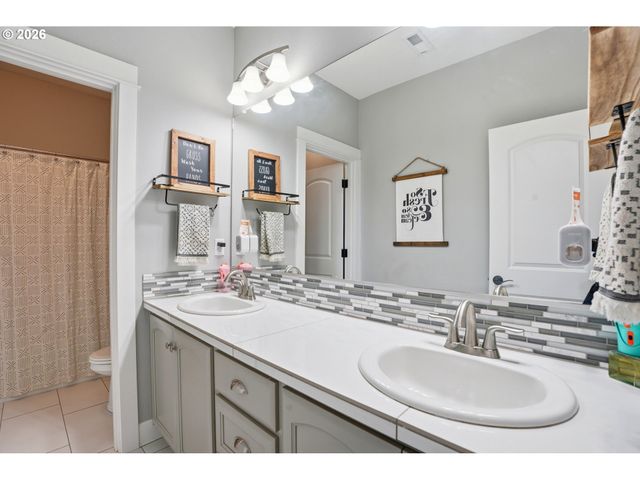 2709 Sw 43RD St, Gresham, OR 97080