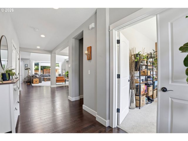 2709 Sw 43RD St, Gresham, OR 97080