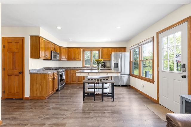 180 Great Road, Littleton, MA 01460