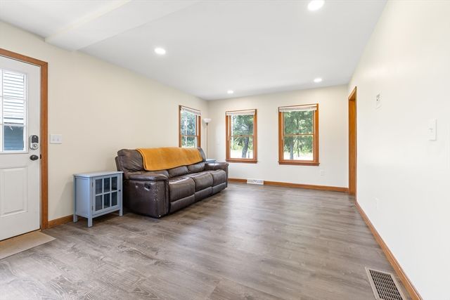 180 Great Road, Littleton, MA 01460