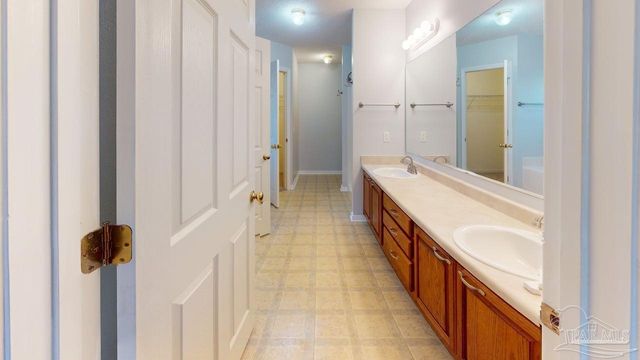 2512 Jibe Dr, Pensacola, FL 32507