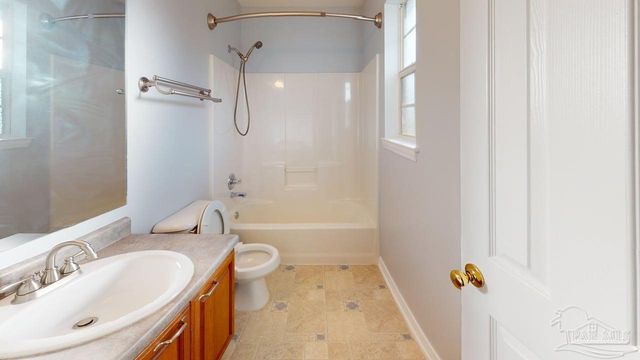 2512 Jibe Dr, Pensacola, FL 32507