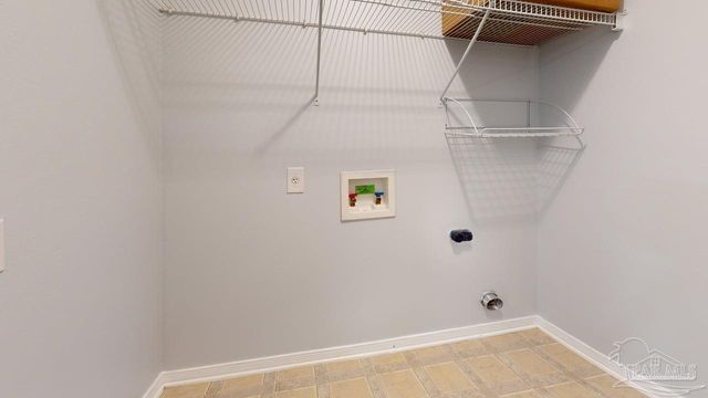 2512 Jibe Dr, Pensacola, FL 32507