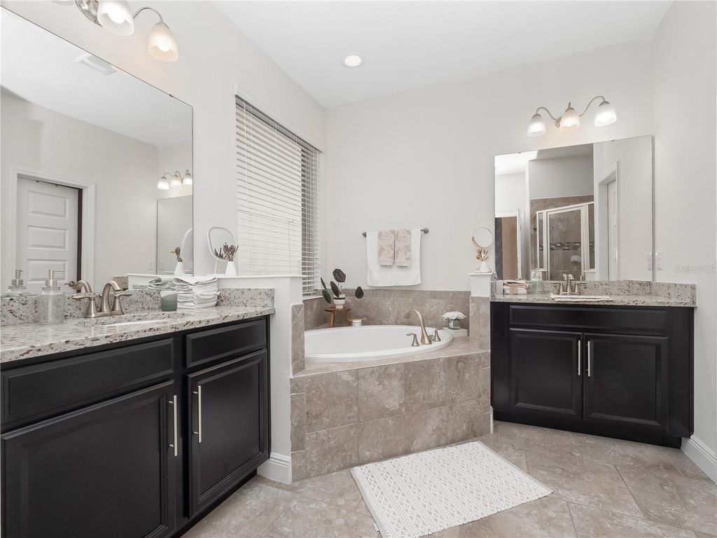 Image 15 of property listing at 1792 BENOIT TERRACE, Davenport, FL 33837