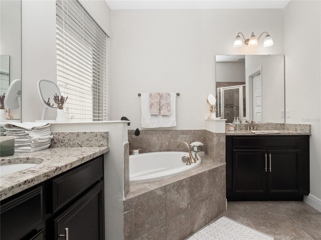 Image 16 of property listing at 1792 BENOIT TERRACE, Davenport, FL 33837