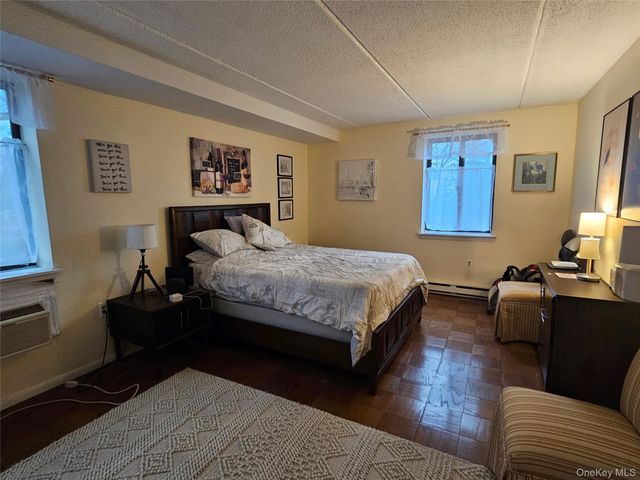 160 academy Street 3L, Poughkeepsie, NY 12601