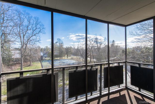 160 academy Street 3L, Poughkeepsie, NY 12601