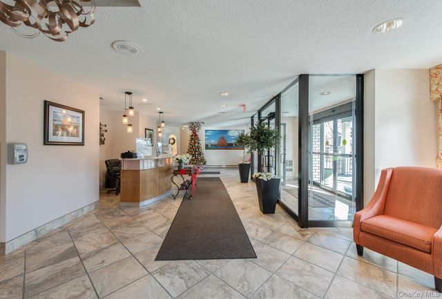 160 academy Street 3L, Poughkeepsie, NY 12601