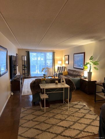 160 academy Street 3L, Poughkeepsie, NY 12601