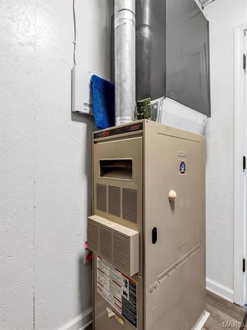 2803 Highway J, Bourbon, MO 65441