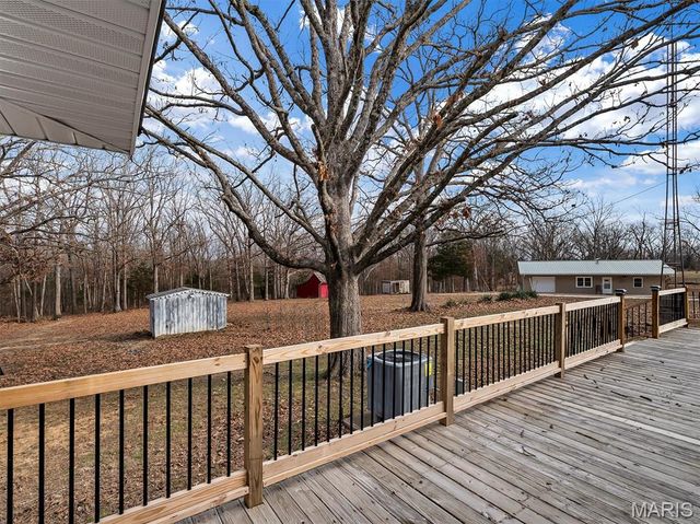 2803 Highway J, Bourbon, MO 65441