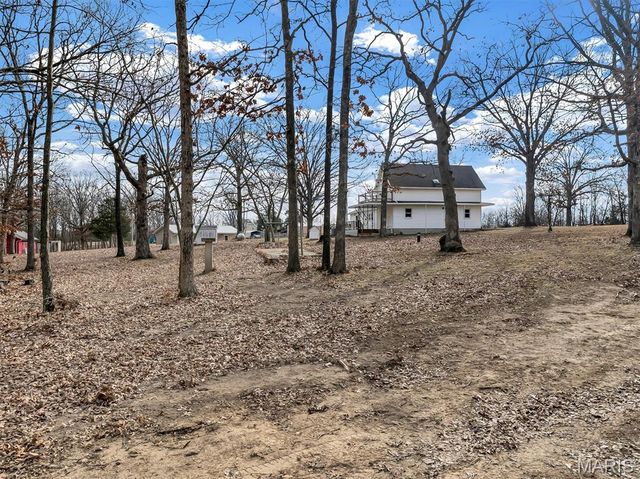 2803 Highway J, Bourbon, MO 65441