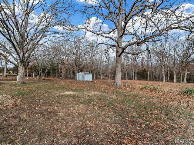 2803 Highway J, Bourbon, MO 65441