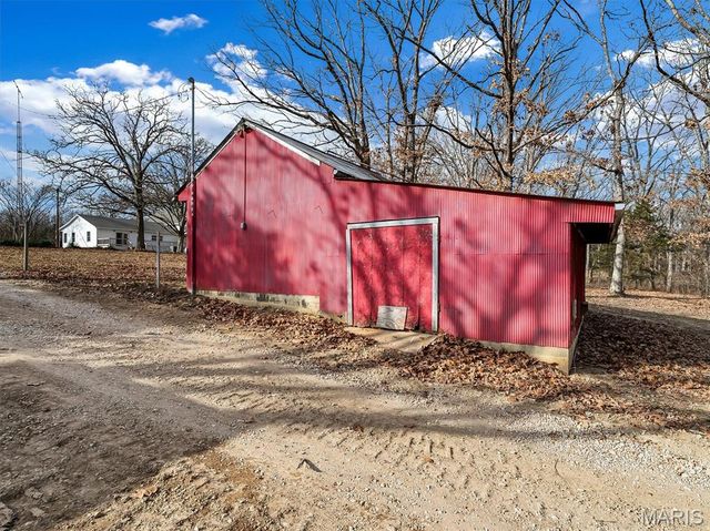 2803 Highway J, Bourbon, MO 65441