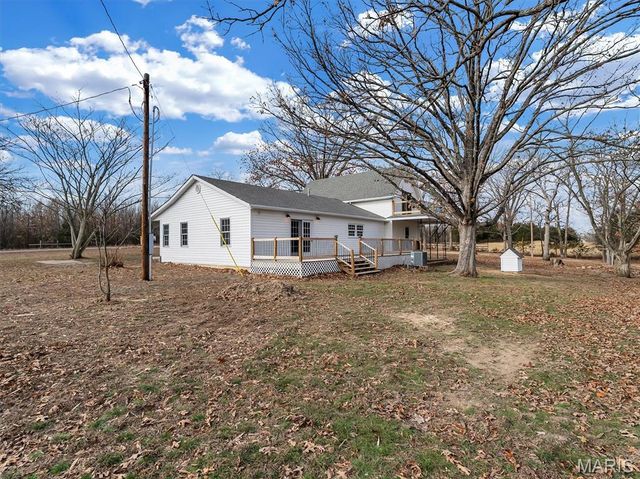 2803 Highway J, Bourbon, MO 65441