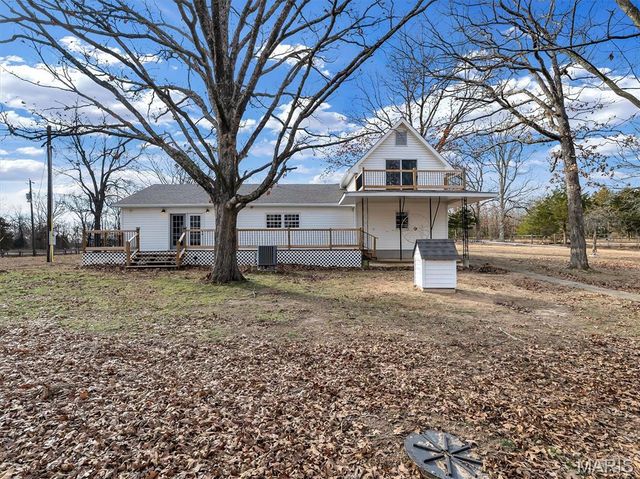 2803 Highway J, Bourbon, MO 65441