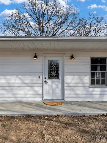 2803 Highway J, Bourbon, MO 65441