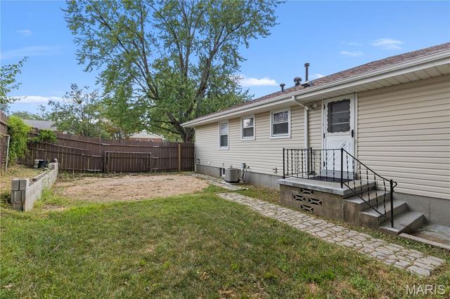 3442 Saint Donald Lane, St Louis, MO 63074