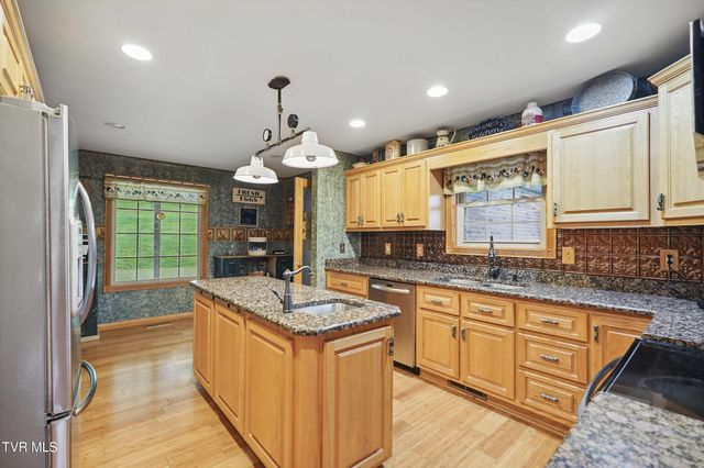 1124 Elizabethton Highway, Bluff City, TN 37618