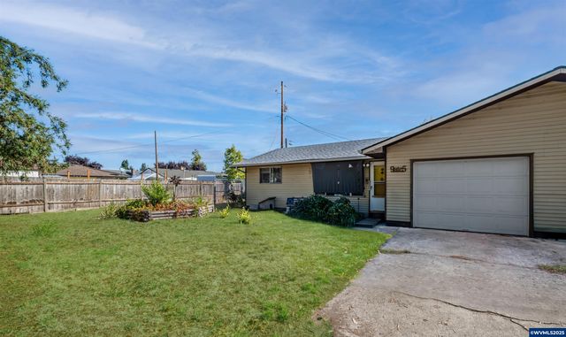 975 W E (-985) St, Lebanon, OR 97355