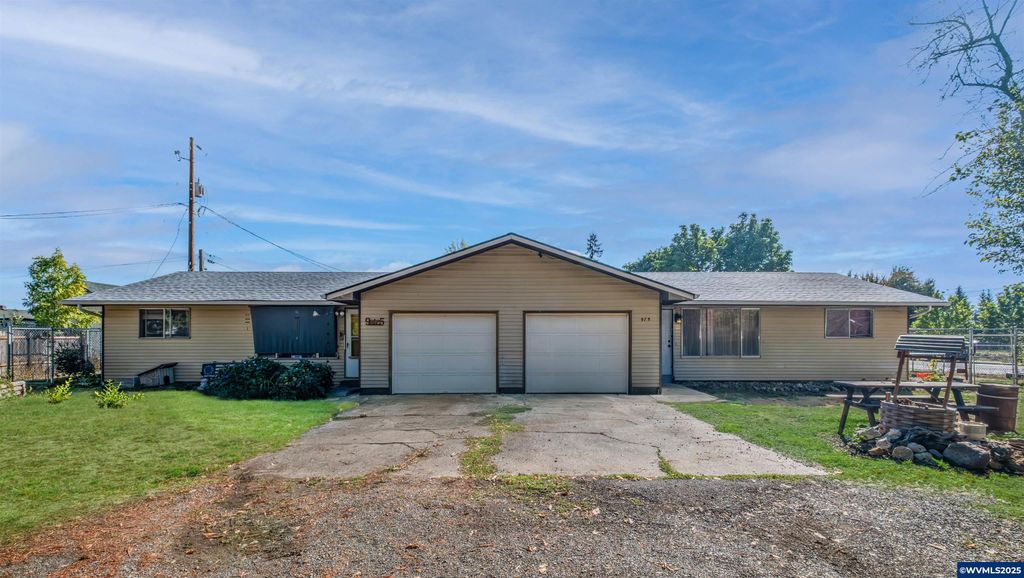 975 W E (-985) St, Lebanon, OR 97355