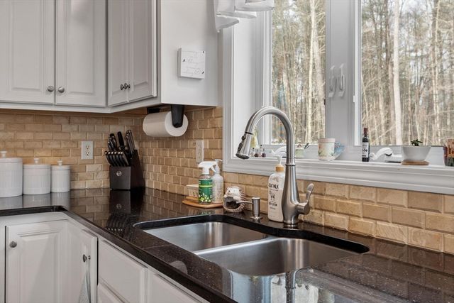 278 Oakham Rd, Barre, MA 01005