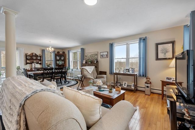 278 Oakham Rd, Barre, MA 01005