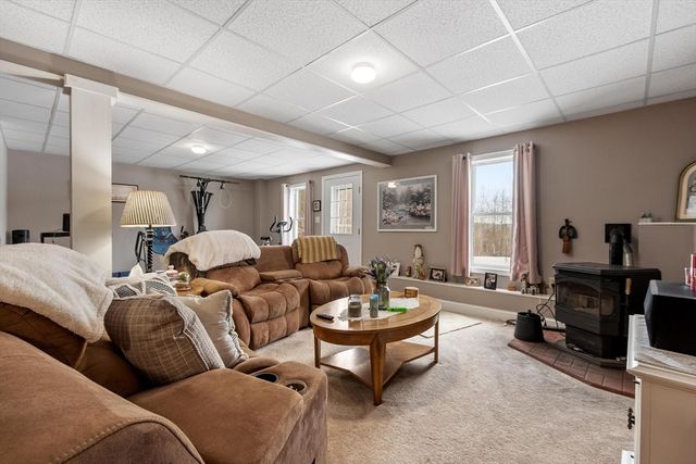 278 Oakham Rd, Barre, MA 01005