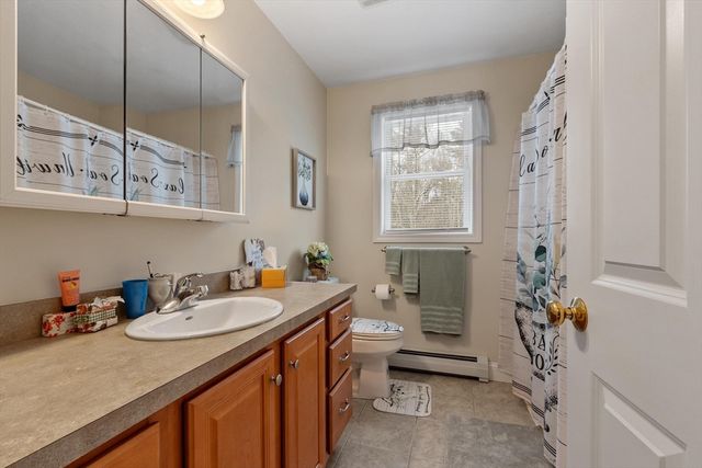 278 Oakham Rd, Barre, MA 01005