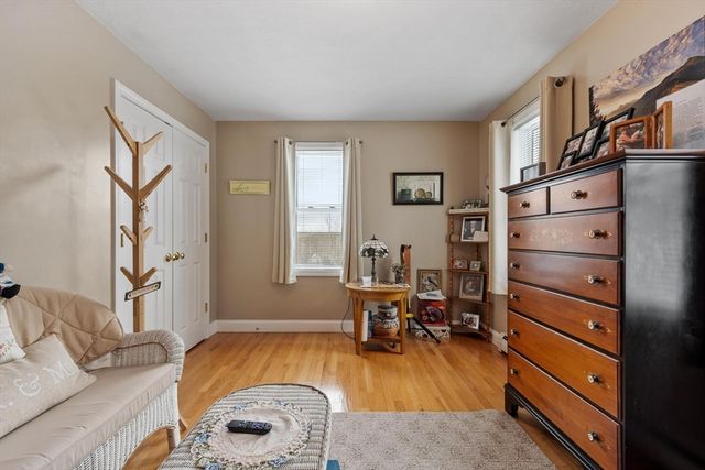 278 Oakham Rd, Barre, MA 01005