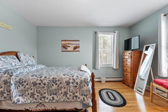 278 Oakham Rd, Barre, MA 01005