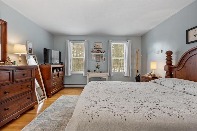 278 Oakham Rd, Barre, MA 01005