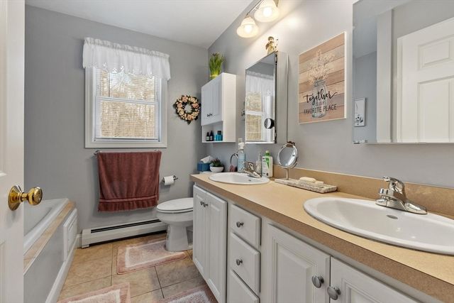 278 Oakham Rd, Barre, MA 01005