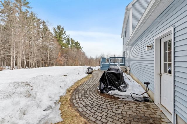 278 Oakham Rd, Barre, MA 01005