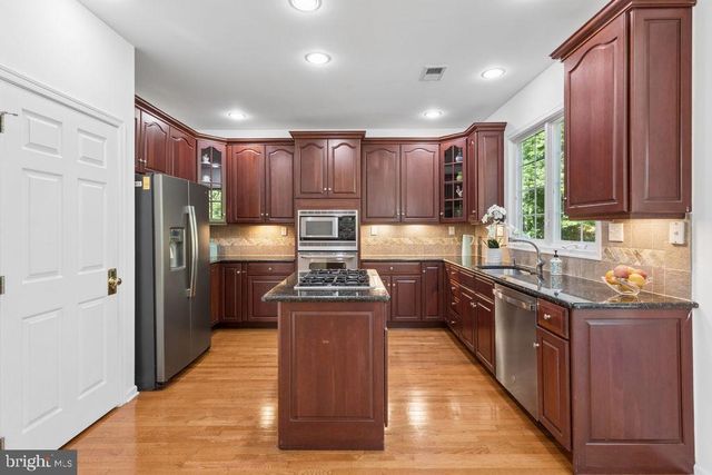 43 LOCKWOOD DR, Princeton, NJ 08540