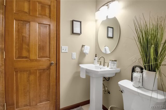 6035 Quaker Hollow Road 2, Orchard Park, NY 14127