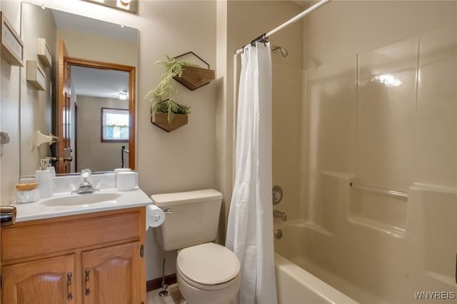 6035 Quaker Hollow Road 2, Orchard Park, NY 14127