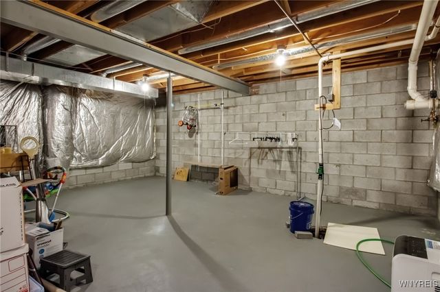 6035 Quaker Hollow Road 2, Orchard Park, NY 14127