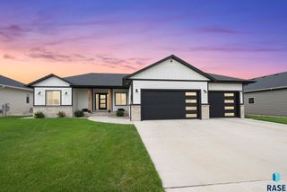 702 Highland St, Harrisburg, SD 57032