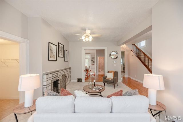 7438 Maple Avenue, Maplewood, MO 63143