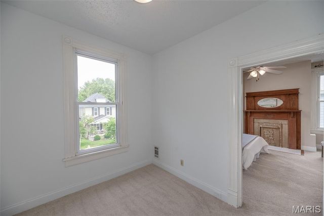 7438 Maple Avenue, Maplewood, MO 63143