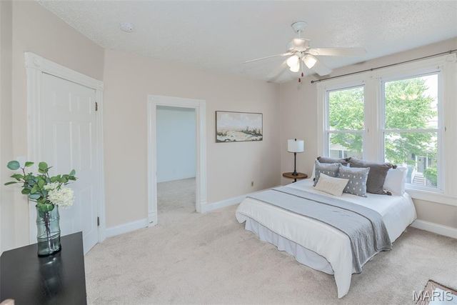 7438 Maple Avenue, Maplewood, MO 63143