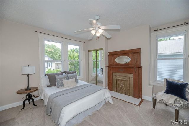 7438 Maple Avenue, Maplewood, MO 63143